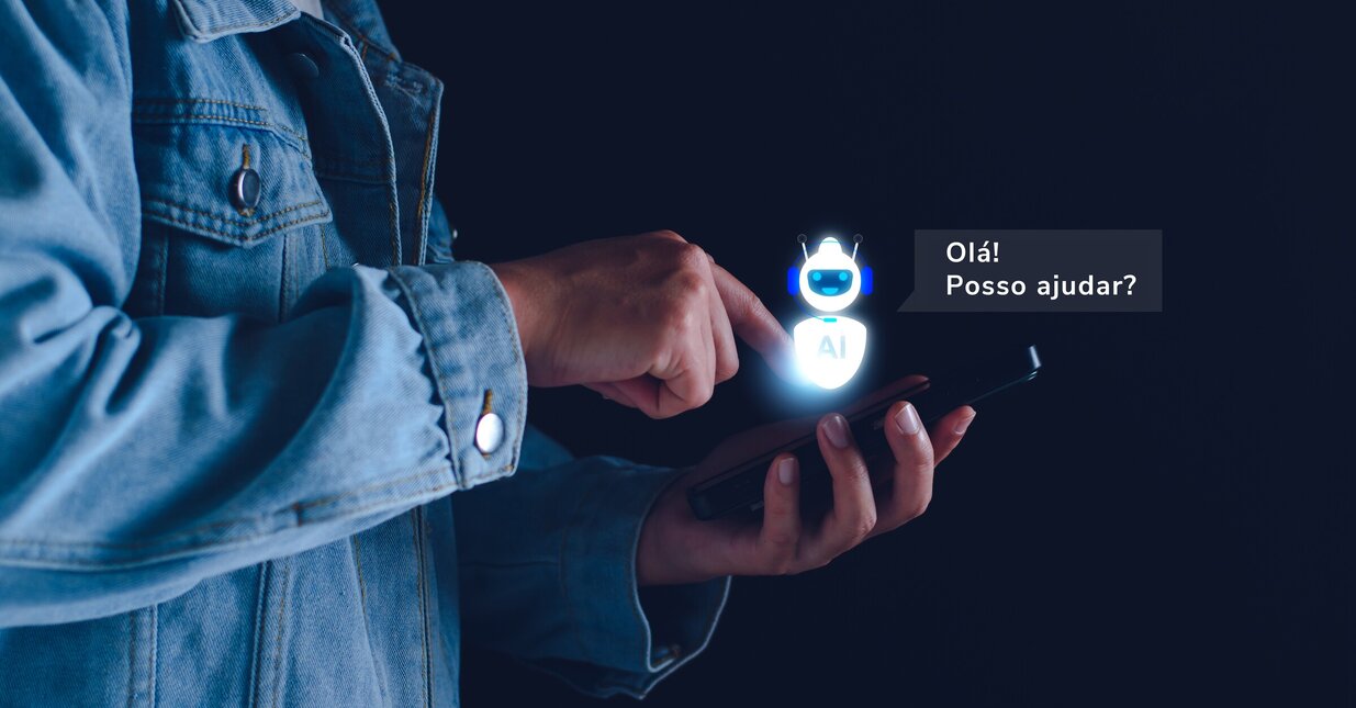 Pessoa a falar com chatbot